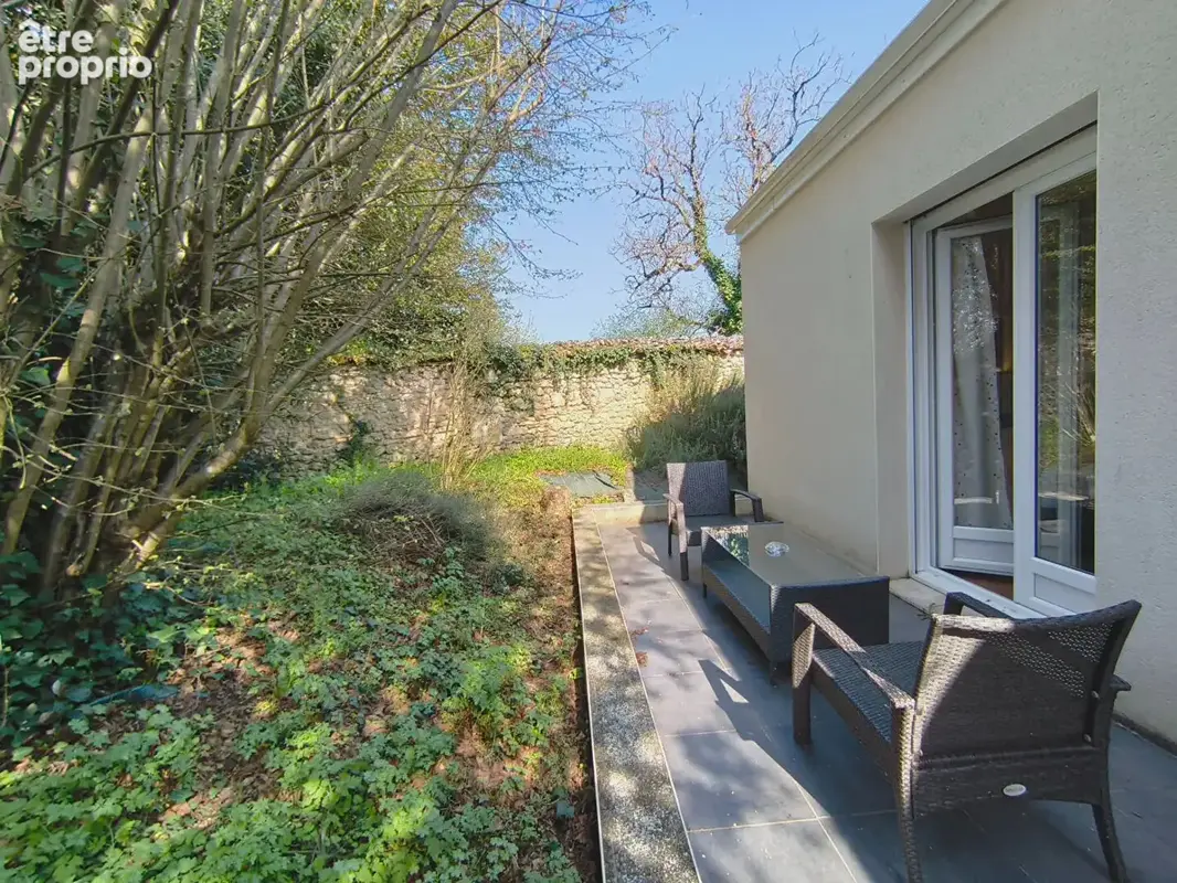 Etablissement de tourisme proche Cognac 1125m2 - photo 11