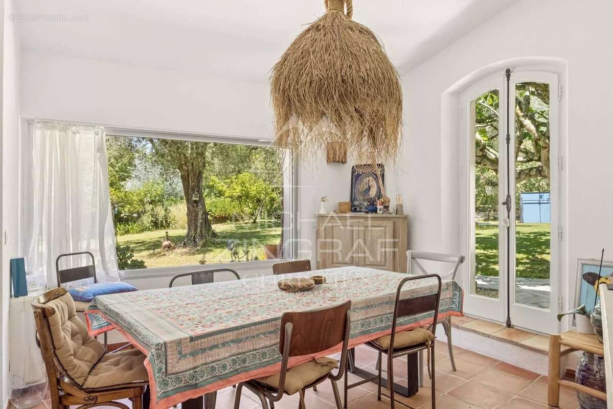 Maison à TOURRETTES-SUR-LOUP