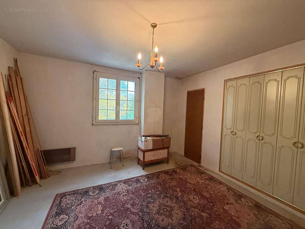 Maison à NEUILLY-SAINT-FRONT