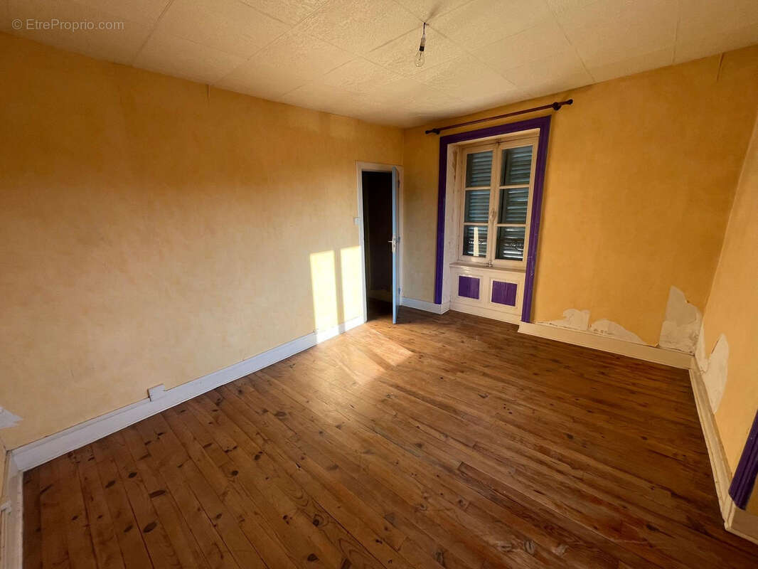 Appartement 286 m² à Vic-Le-Comte  - photo 6