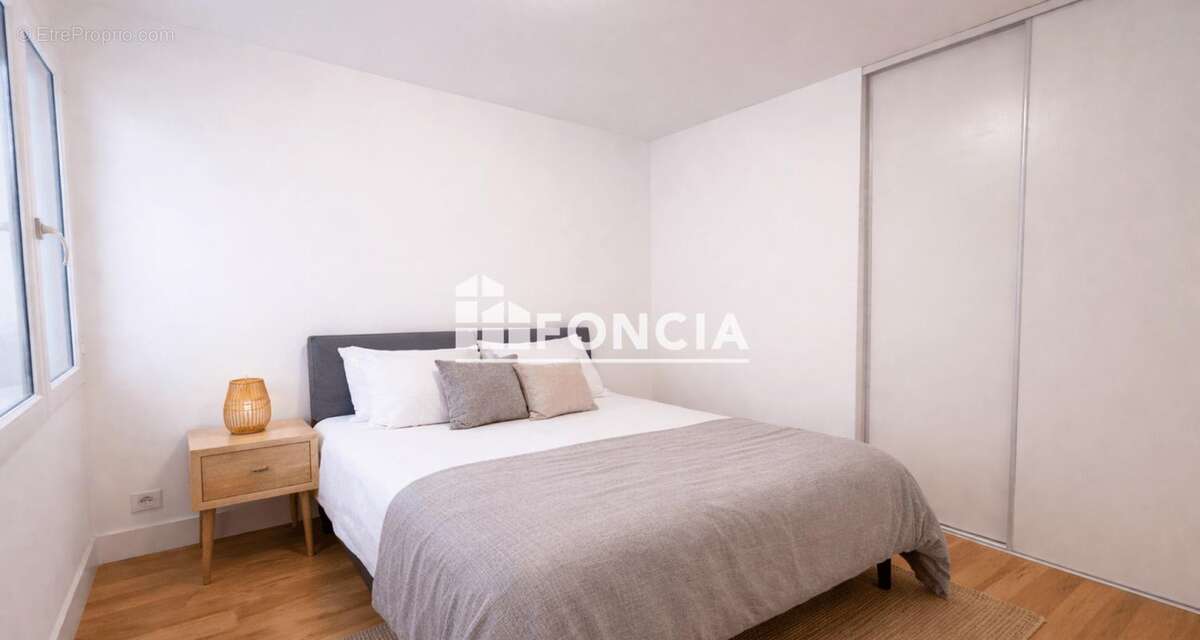 Appartement à MARSEILLE-2E