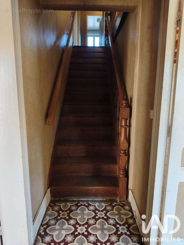 Maison 165 m² à Saint-Martial-Sur-Isop  - photo 9
