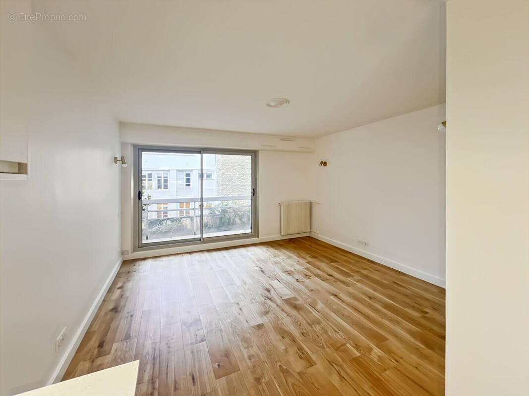 Appartement à PARIS-7E