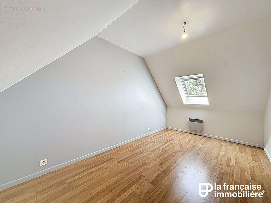 A VENDRE - Centre bourg Mordelles - Duplex de 65 m² habitables et 78.5 m² au sol - photo 8
