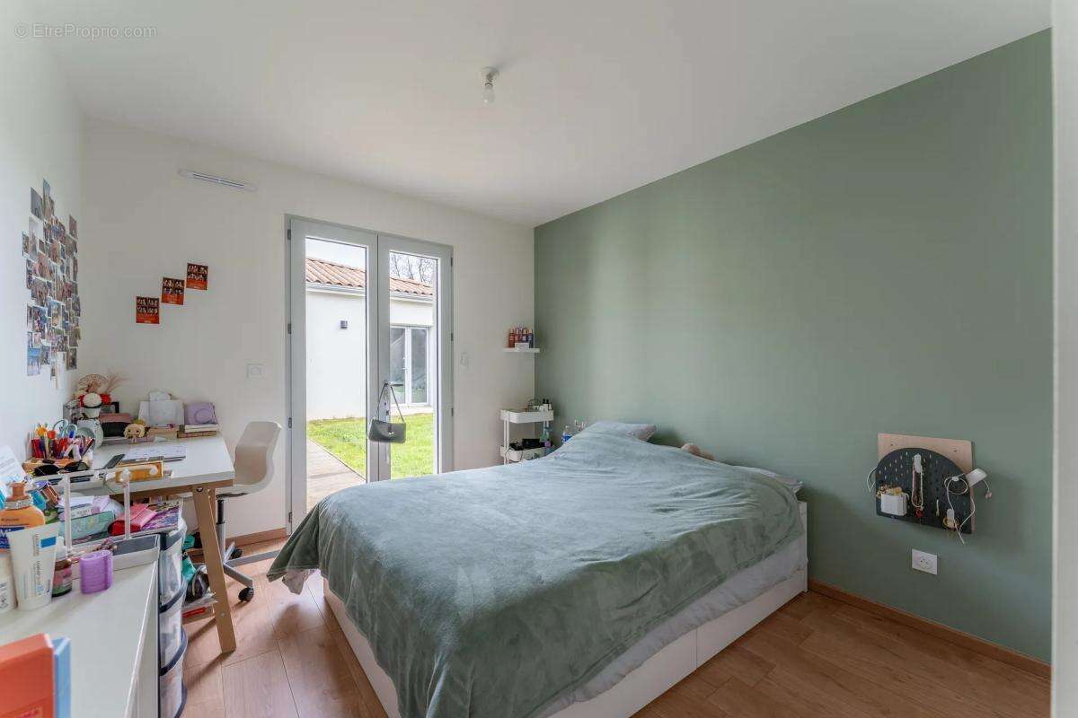 Maison à CAMBLANES-ET-MEYNAC