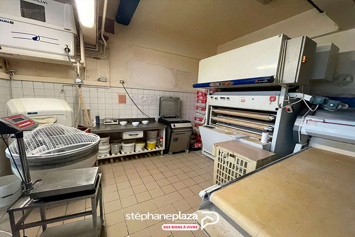 Commerce à DARNETAL