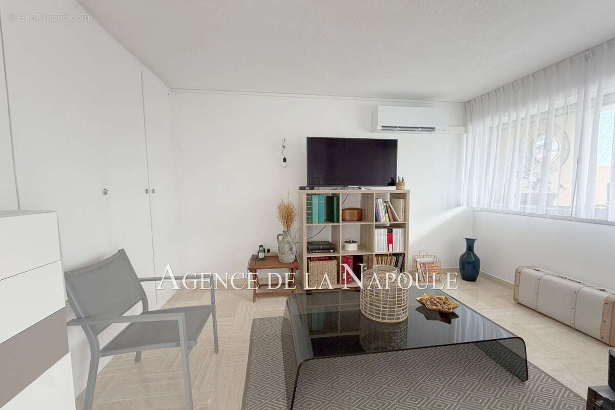 Appartement à MANDELIEU-LA-NAPOULE