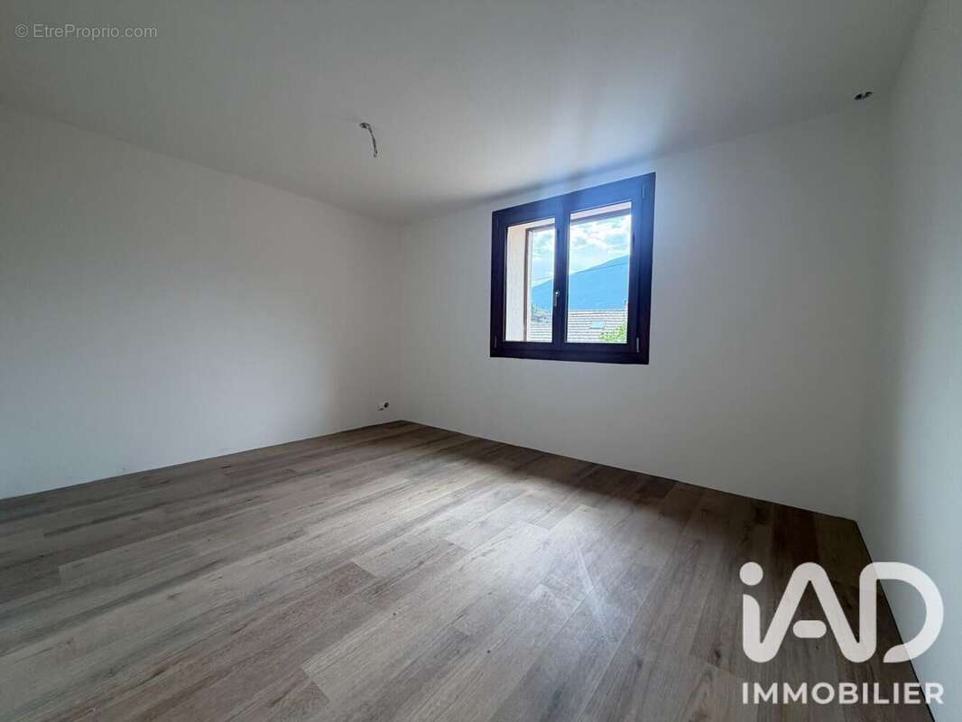 Appartement 90 m² à Embrun  - photo 3
