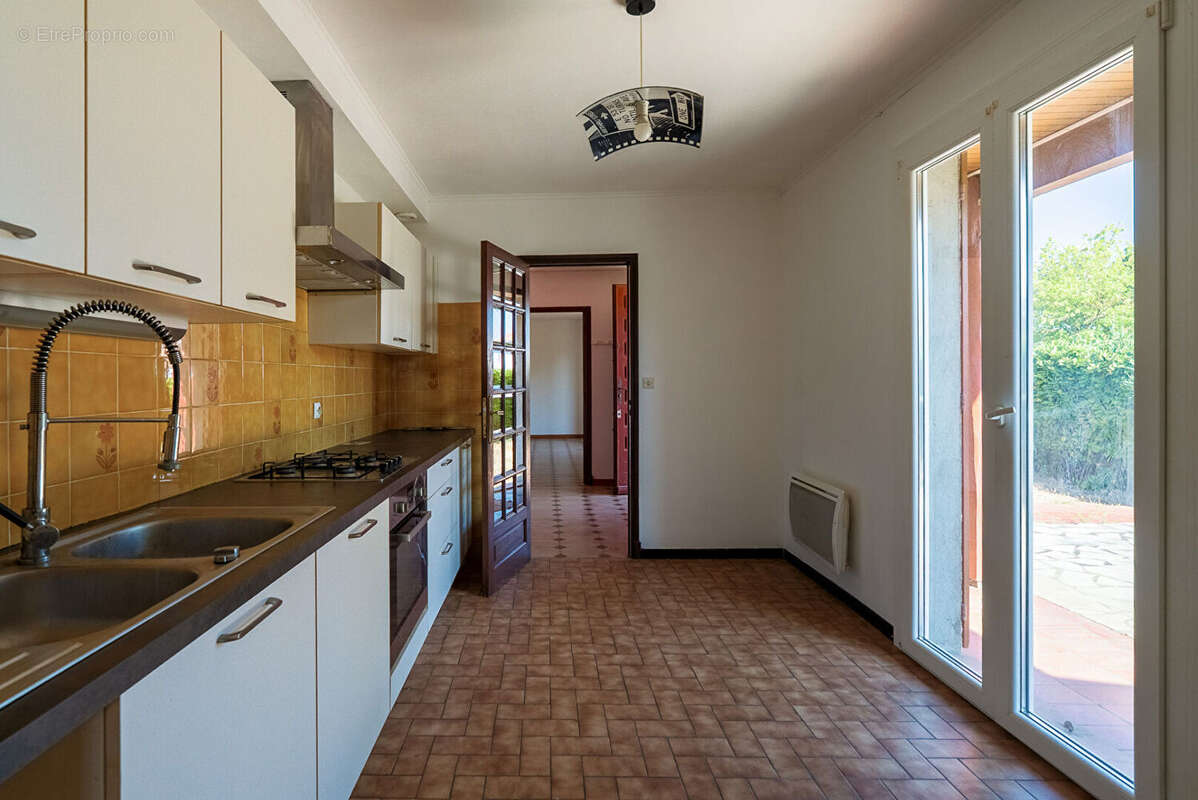 CARCASSONNE - GRAZAILLES Villa quatre faces T5 139m²  (110m²  hab.) avec jardin, garage, et terrasse - photo 8