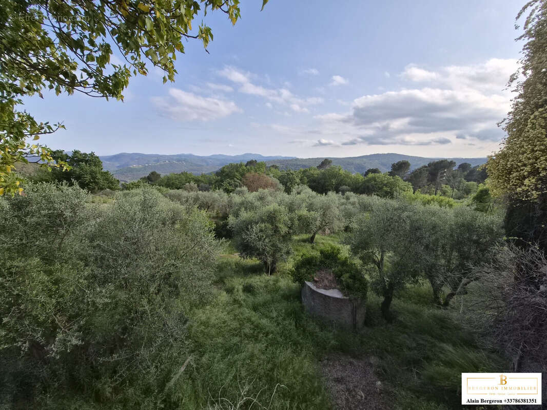 Maison à SAINT-CEZAIRE-SUR-SIAGNE