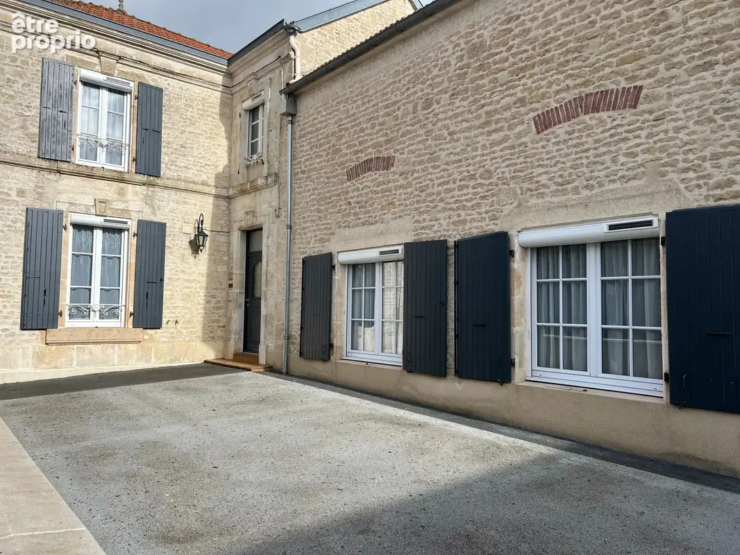 Maison à NALLIERS