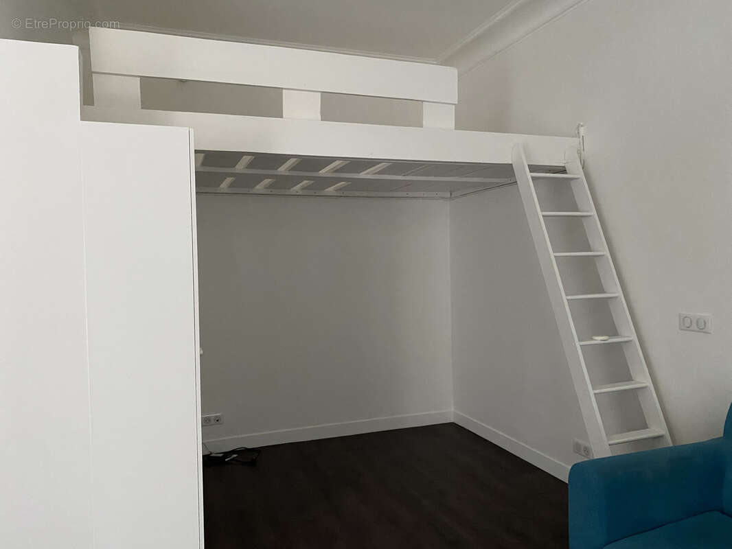 A VENDRE Paris 17ème, à proximité de la Porte de Clichy, ... - photo 4
