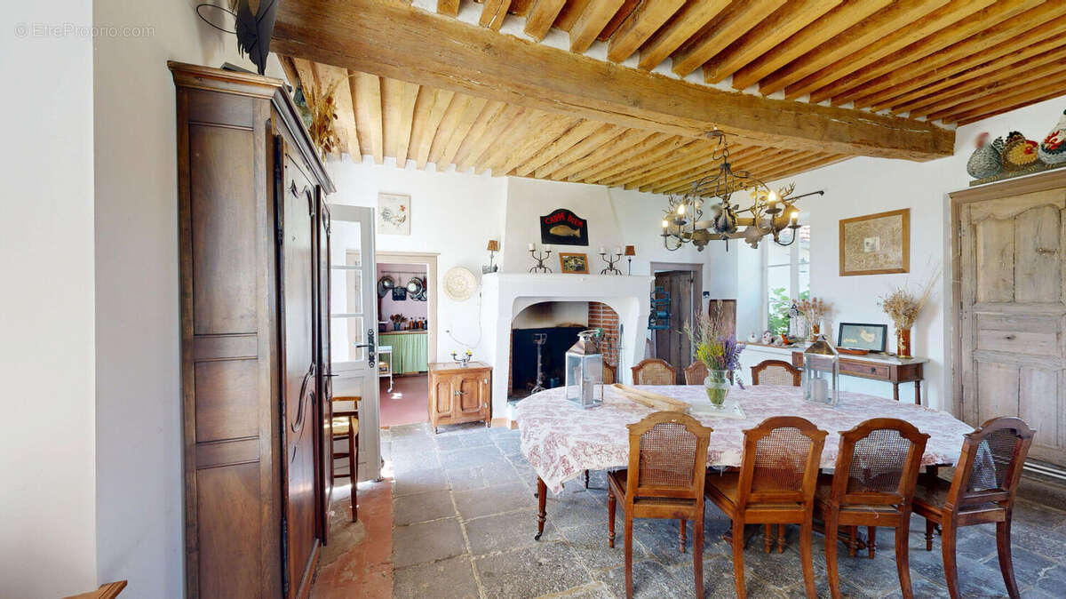 Maison à YZEURE