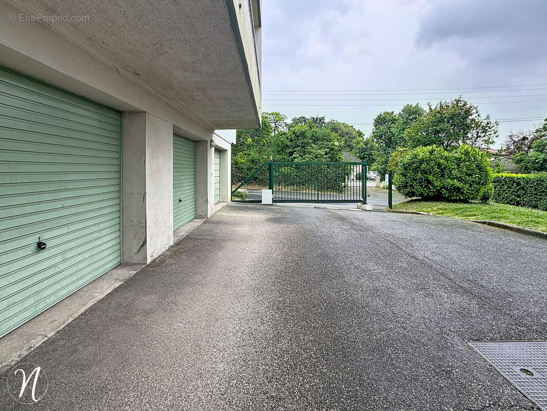 Appartement à SAINT-GENIS-LAVAL