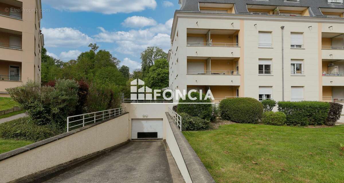 Appartement à DAMMARIE-LES-LYS