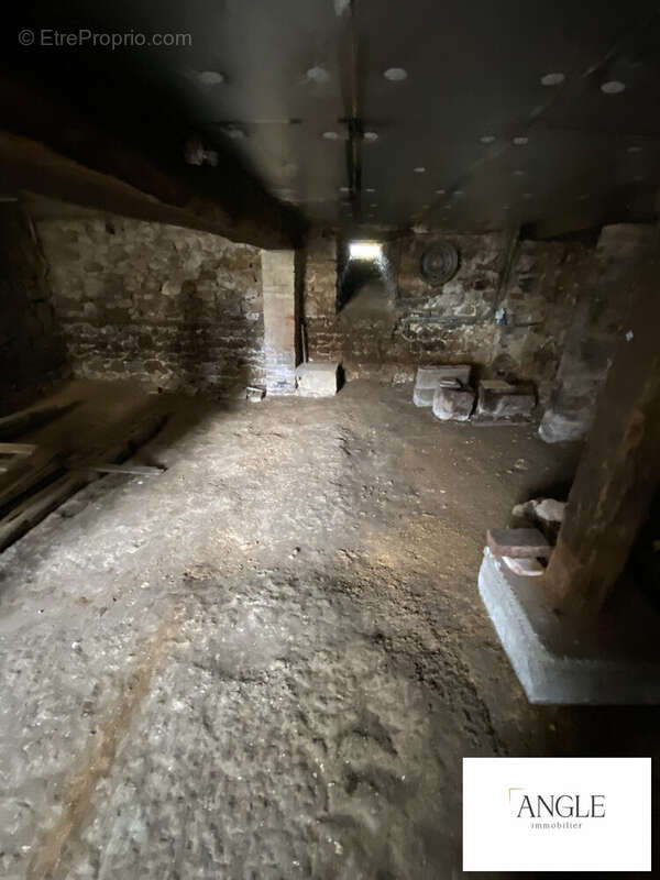 Maison à AILLIERES-BEAUVOIR