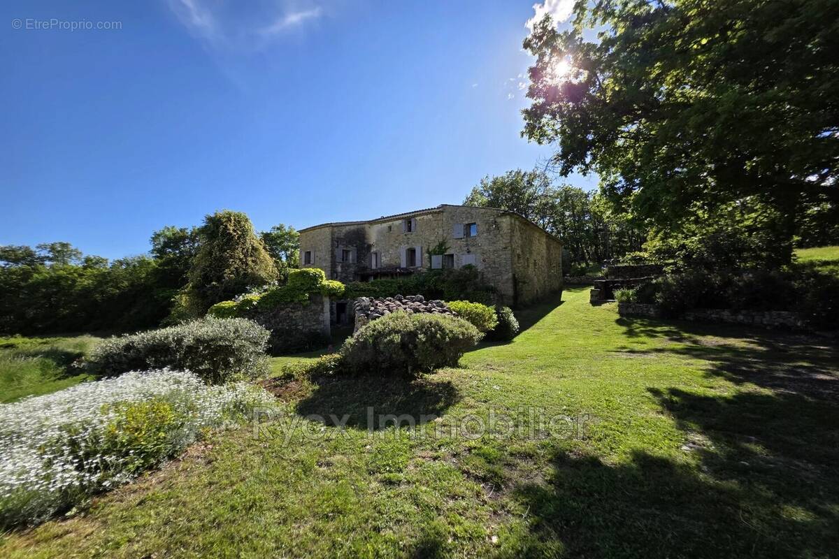 Maison à SIMIANE-LA-ROTONDE