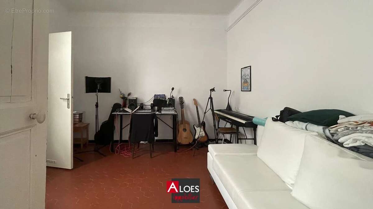 Maison Aigues-Mortes avec appartement et vaste local/garage - photo 6