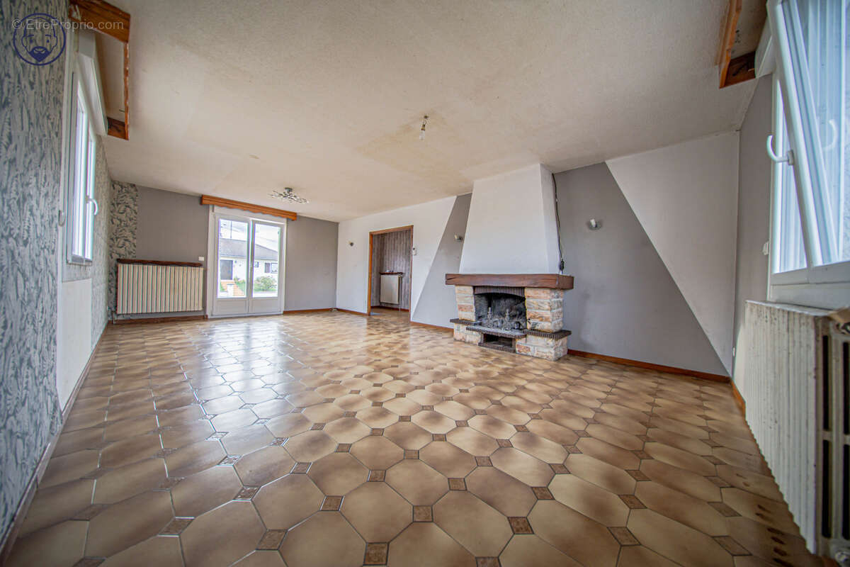 Maison à COMMERCY