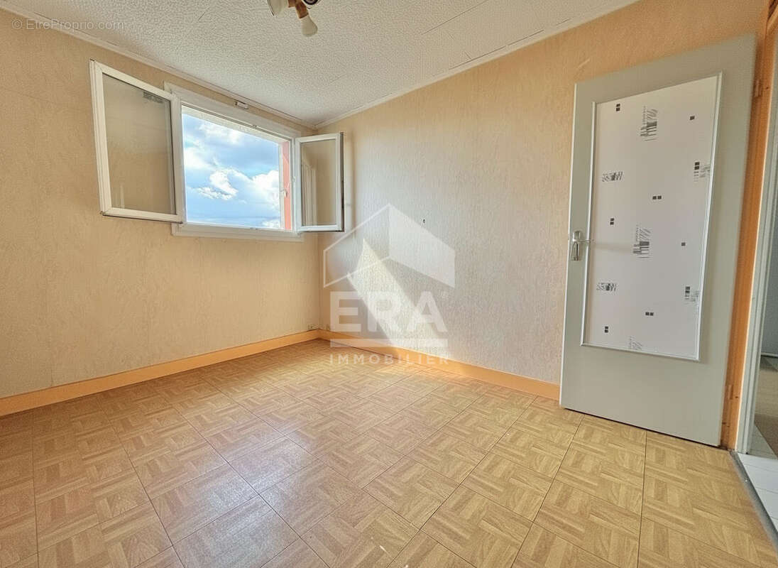 Appartement à PONTAULT-COMBAULT