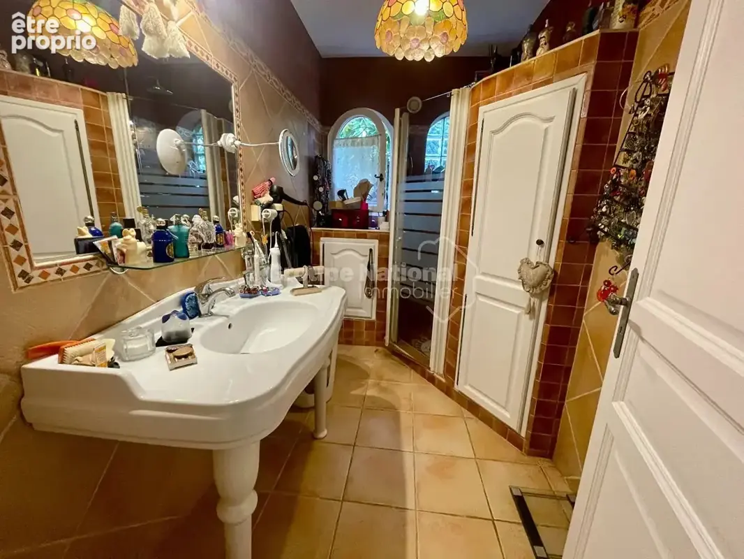 A VENDRE ROGNONAS  Maison familiale de caractère avec jardin, piscine, patio et solarium - photo 11