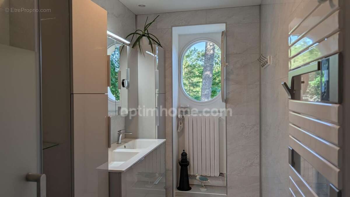 Propriété d'exception CESTAS REJOUIT 235 m2 6 chambres garage et piscine - photo 12