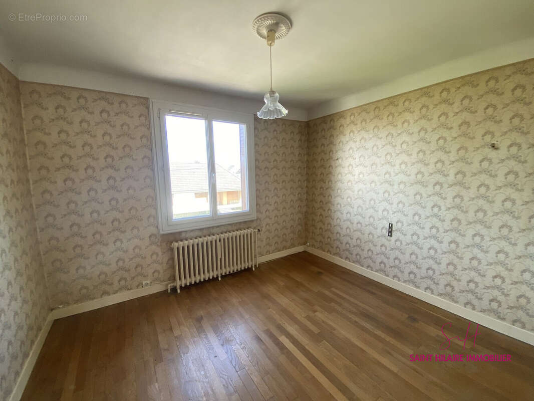 Maison à LA CHAPELLE-SAINT-MESMIN