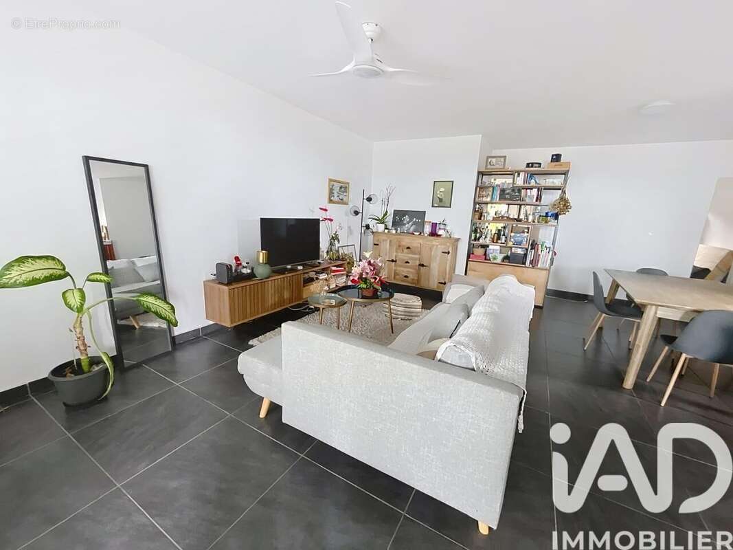 Appartement 95 m² à Les Avirons  - photo 2