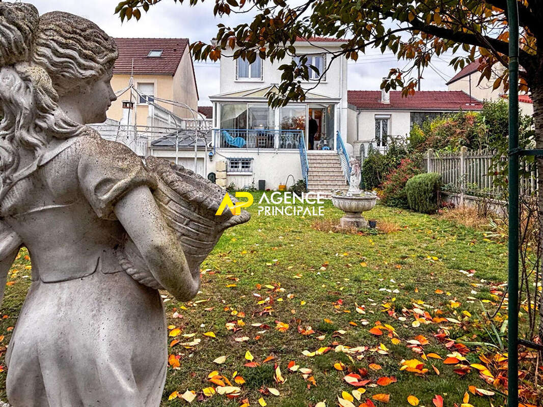 Maison à SARTROUVILLE