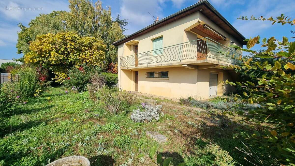 Maison à FONTAINES-SAINT-MARTIN