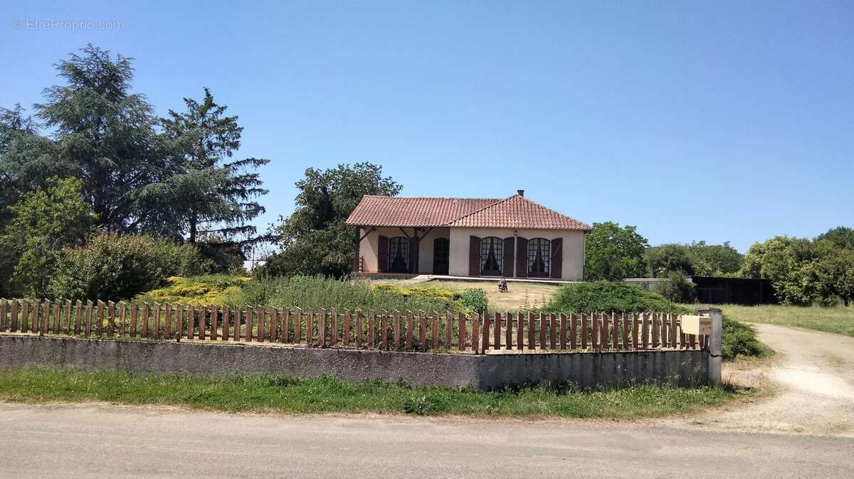 Maison à CHERVES