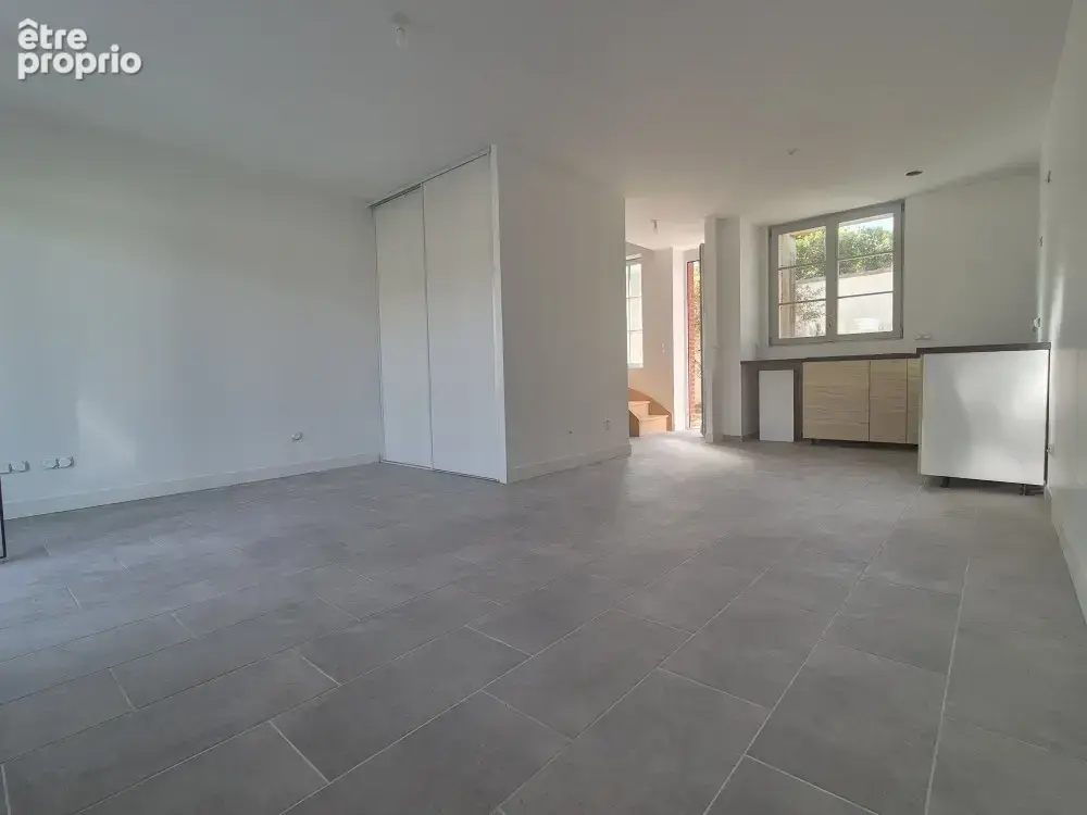 Maison de ville avec jardin. au calme. gare a pied. possibilite d'agrandissement - photo 2