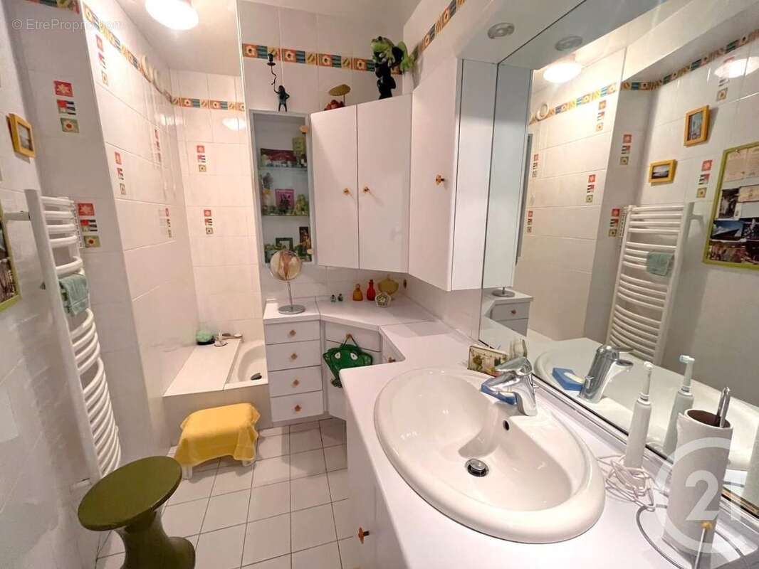 Appartement à ROQUEBRUNE-CAP-MARTIN