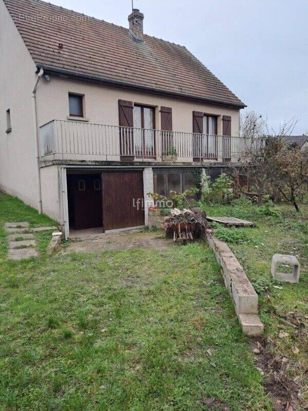 Maison à NEUILLY-SAINT-FRONT