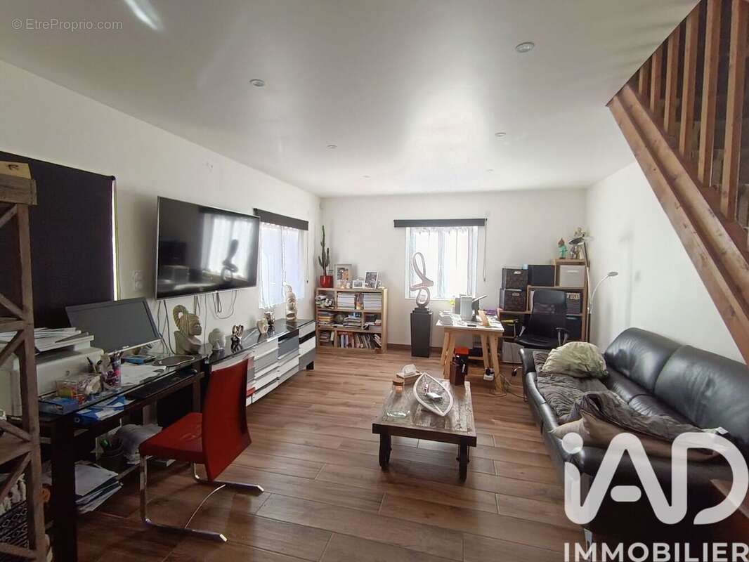 Maison 144 m² à Saint-Malo-Des-Trois-Fontaines  - photo 5