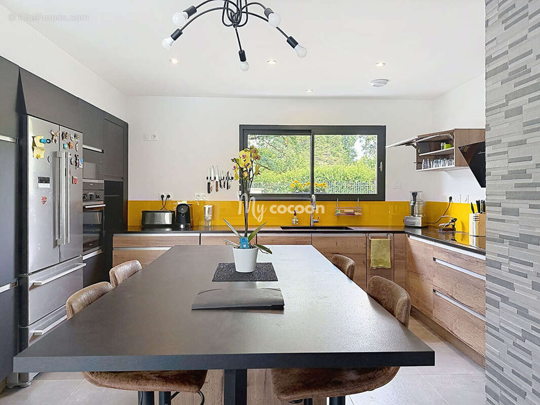 Montagnat - Maison familiale - 6 pièces - 203,25m2 - Piscine - photo 9
