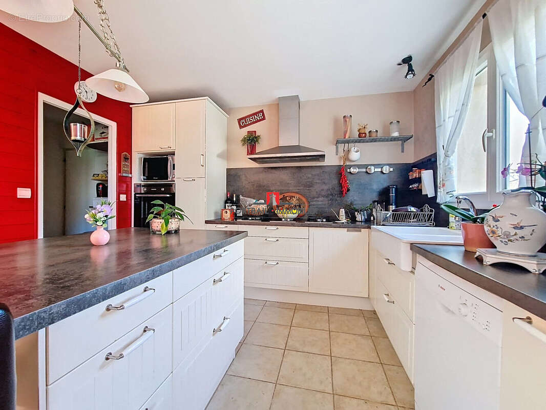 Maison à SAINT-GENES-DE-FRONSAC