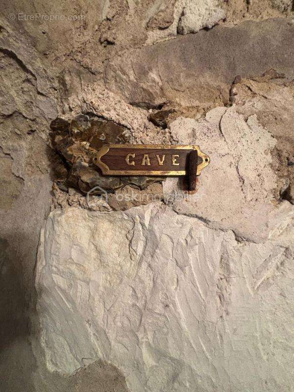 Maison à VILLENEUVE-SUR-YONNE