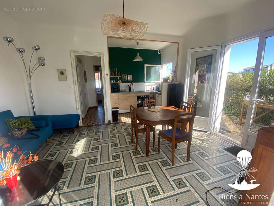 A vendre petite maison de bord de mer - photo 3