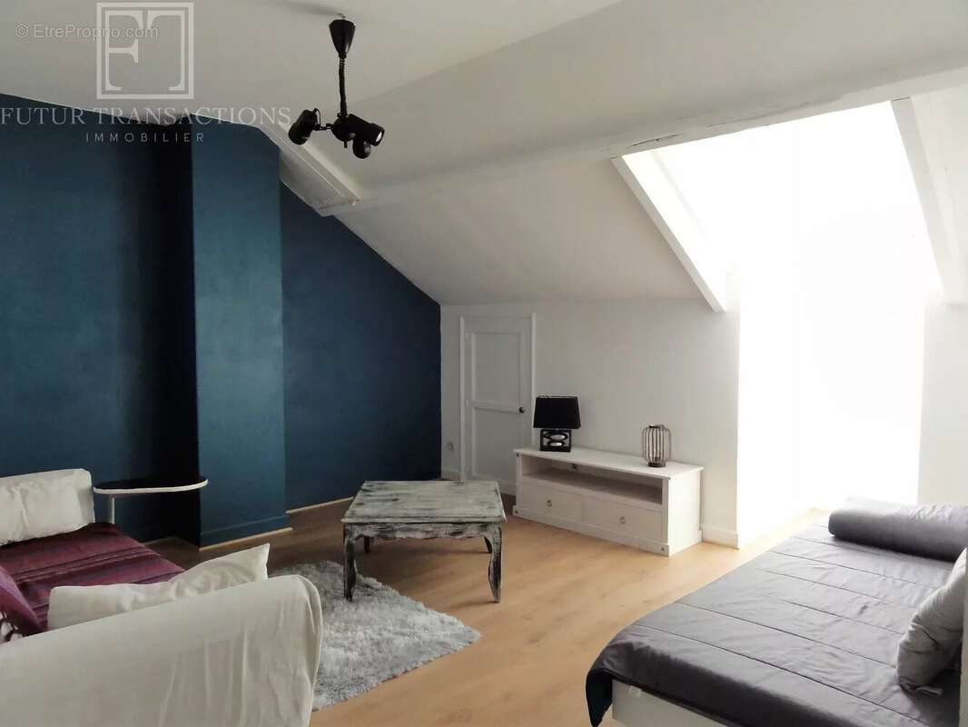 Maison à CHAMPAGNAC-DE-BELAIR