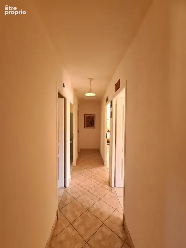 Villa de 248 m² habitables offrant 7 chambres sur 2160 m².  - photo 18