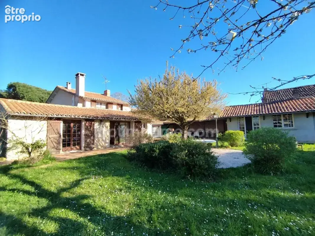 Maison à RIVIERES