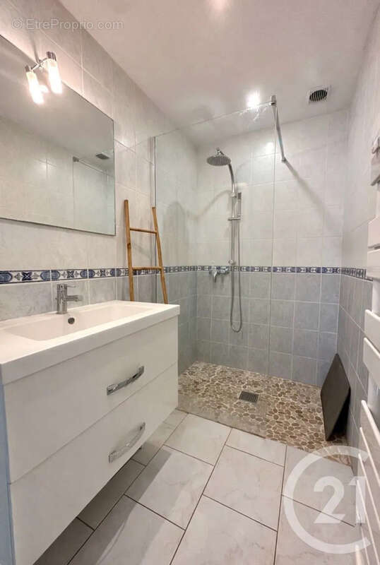 Appartement à SIX-FOURS-LES-PLAGES