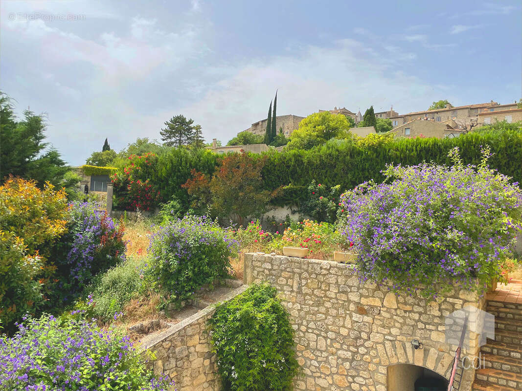 Maison à LA GARDE-ADHEMAR
