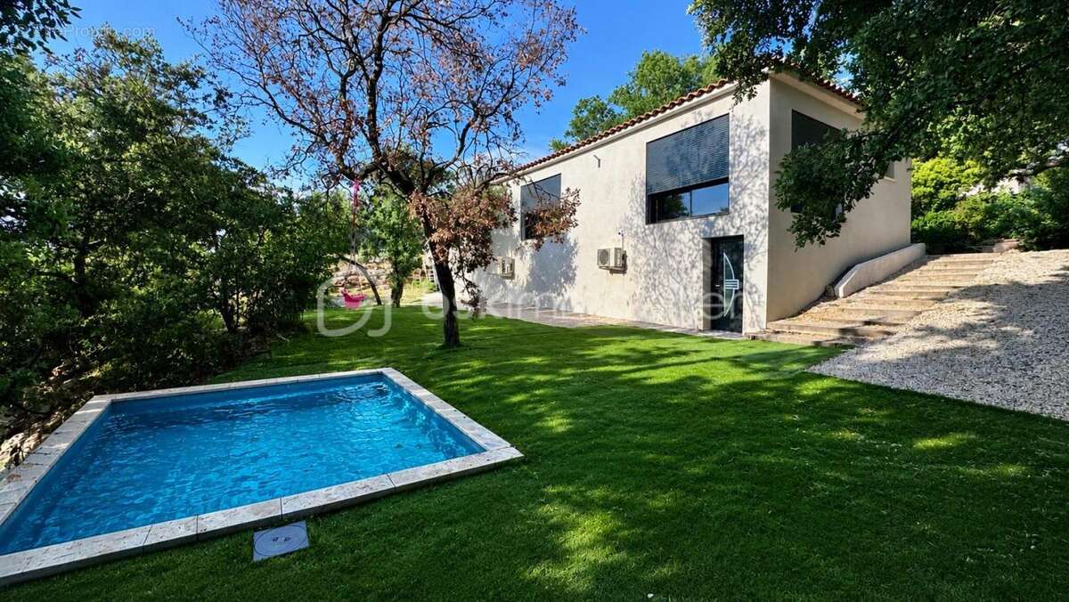 Achat Villa contemporaine RT 2012 de plain-pied – 130 m² habitables + 130 m² aménageables – Piscine – Terrain 1 500 m² - photo 2