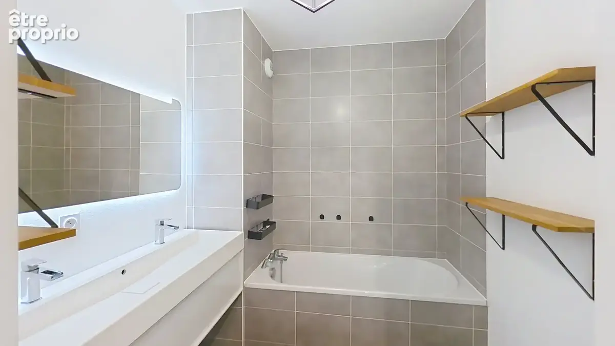 EXCLUSIVITE - Cézeaux, Superbe T3 récent avec terrasse et garage - photo 8
