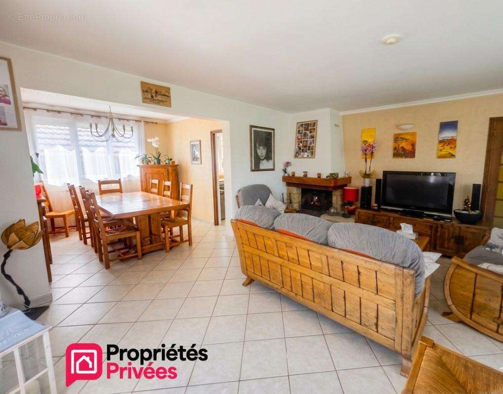 Maison  6 Pièces Roissy En Brie (77680) - photo 2