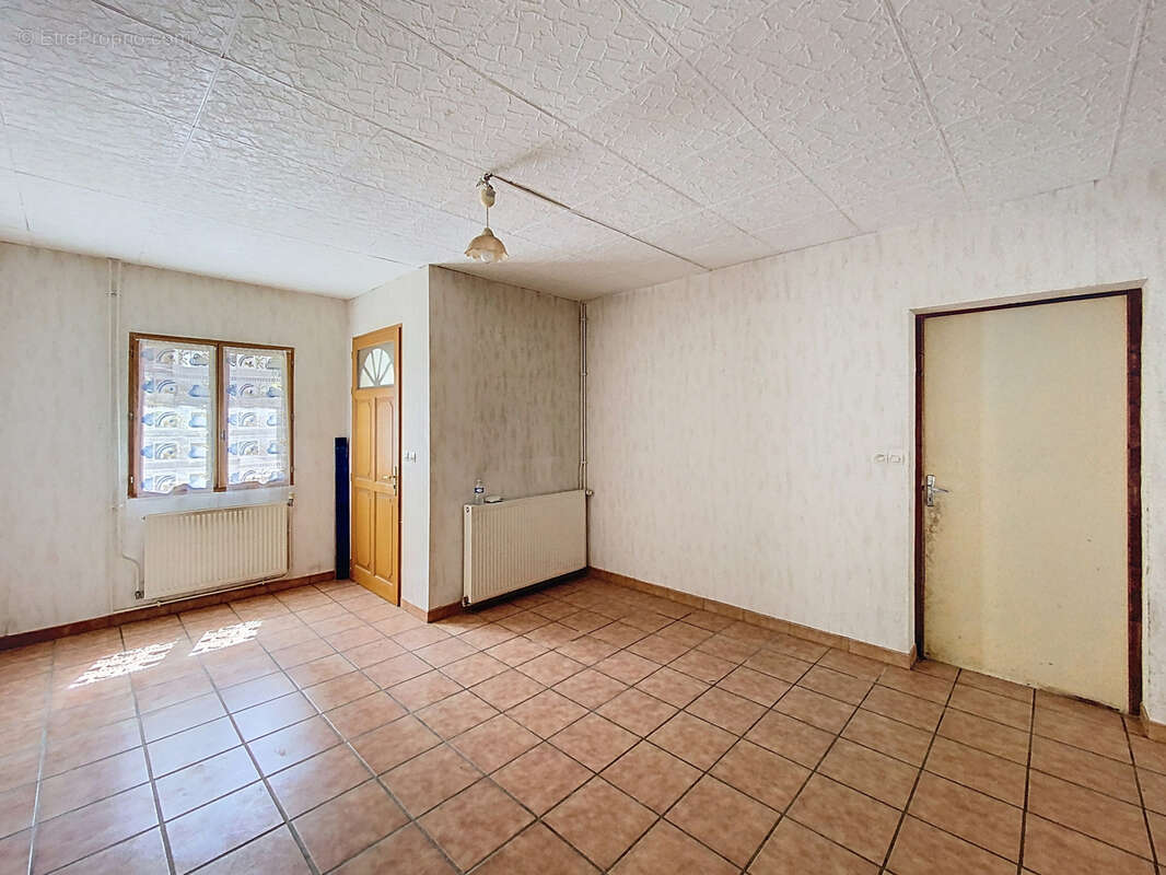 Maison à GIRAUVOISIN