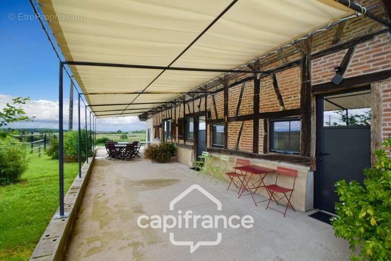 Propriété avec gîtes et chambres d’hôtes dans dépendances séparées et Maison bressane rénovée de 140 m² – Terrain 4374 m² –LOUHA - photo 57
