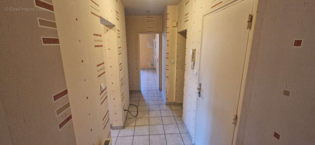 Appartement à YENNE